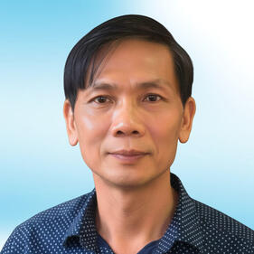 Hình ảnh chân dung Thầy Tuyết Còm (Trịnh Tuyết), người sáng lập Kênh Tuyết Thầy Còm, Gieo Hạt Sống Khoẻ Tâm An và Tri Kiến Sống.